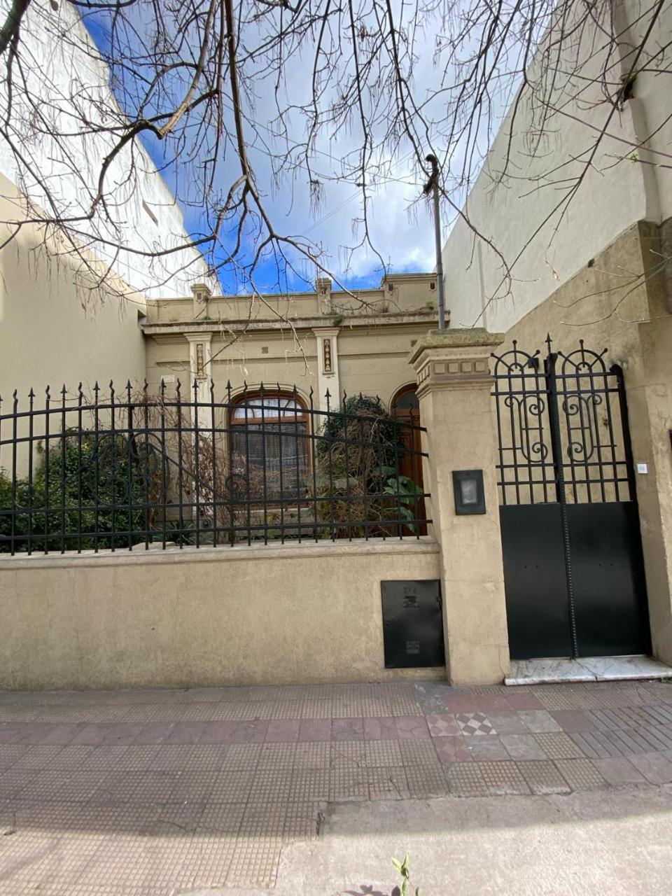 La Casona De Blanca Bed & Breakfast Balcarce Exterior photo